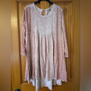 Anthropologie Akemi + Kin Pintucked Tunic Top Blouse Coral Acid Wash, Size XL